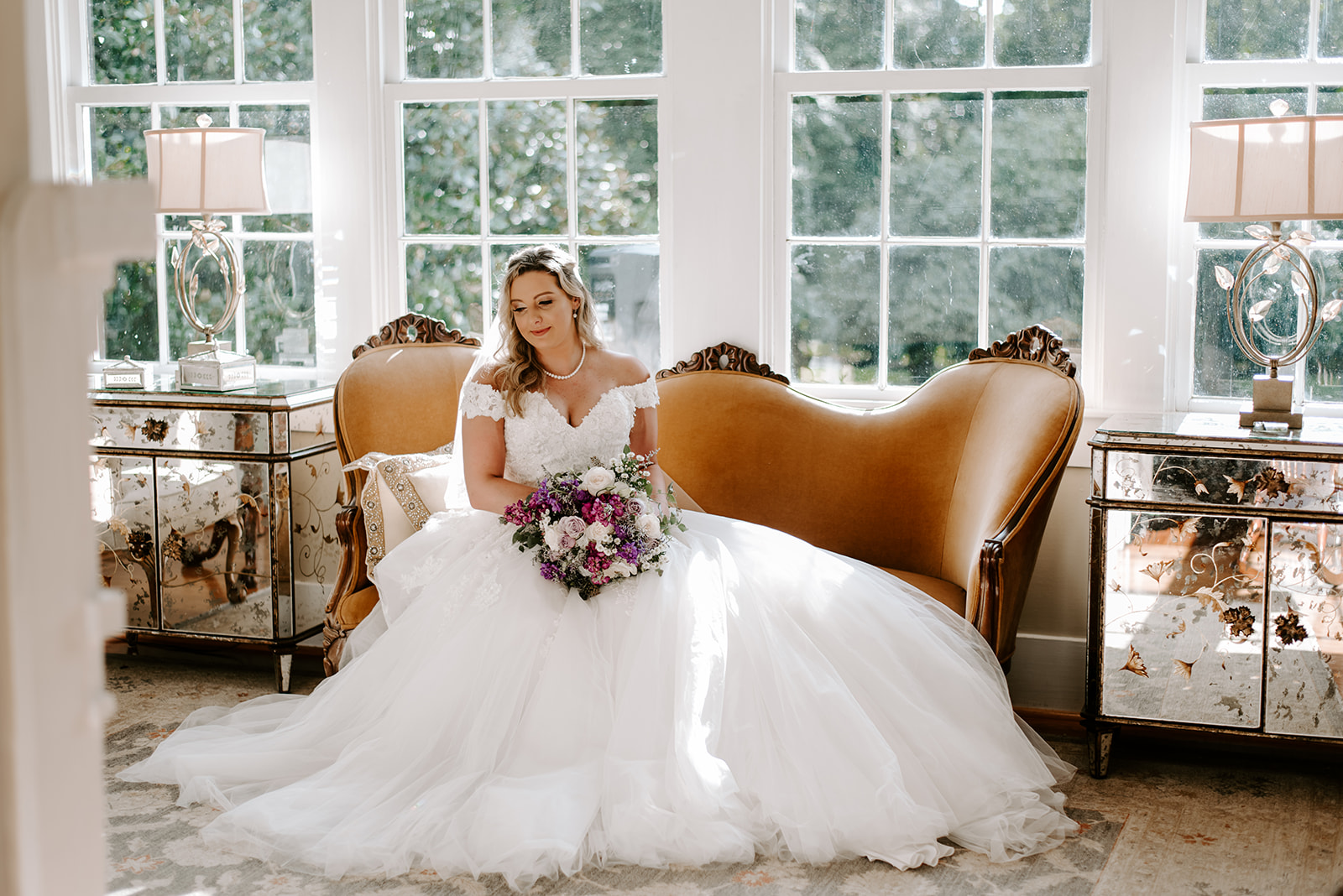 bridal portraits at Naylor Hall in Roswell, Georgia