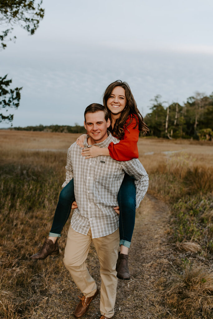 piggy back ride couple's pose