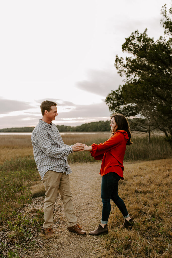 couple dancing together at skidaway island
